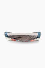 Load image into Gallery viewer, Leo Clutch
