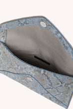 Load image into Gallery viewer, Leo Clutch
