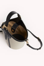 Load image into Gallery viewer, Pippa Top Handle
